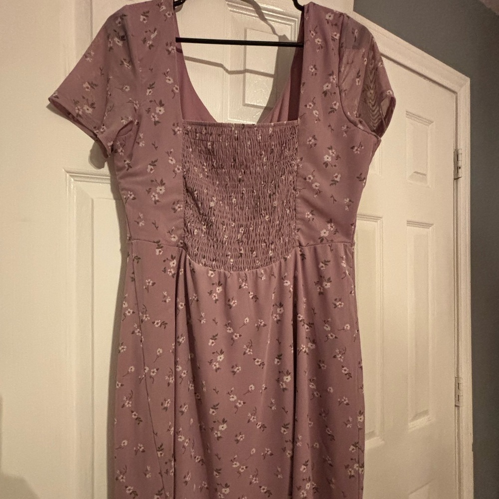 Color:purple it has flowers on the dress | size: L | brand: Hollister |